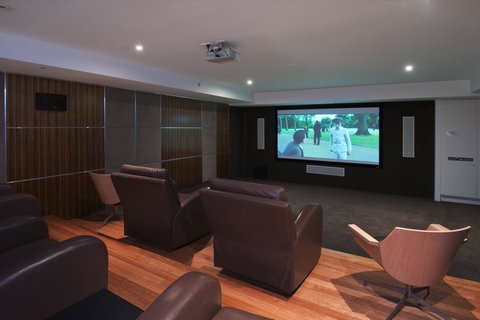 Reflection On The Sea - Maitland Accommodation 18