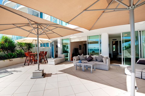 Reflection On The Sea - Maitland Accommodation 28