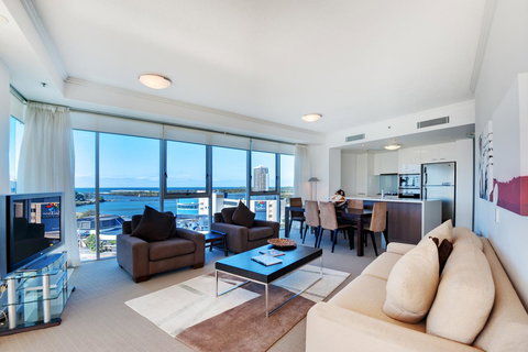 Reflection On The Sea - Maitland Accommodation 3