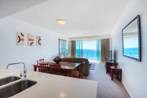 Reflection On The Sea - Maitland Accommodation 8