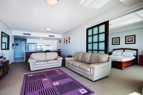 Reflection On The Sea - Maitland Accommodation 10