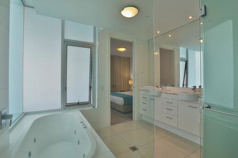 Reflection On The Sea - Maitland Accommodation 11