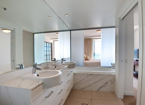 Reflection On The Sea - Maitland Accommodation 31