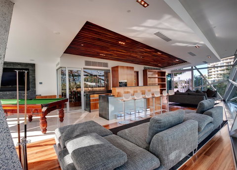 Reflection On The Sea - Maitland Accommodation 20