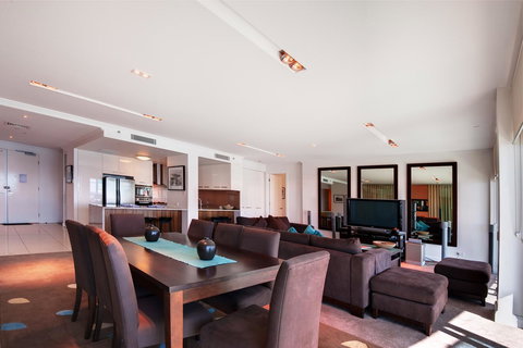 Reflection On The Sea - Maitland Accommodation 14