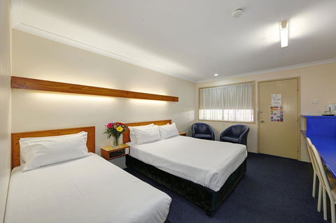 Smart Motels Bert Hinkler - Maitland Accommodation 17