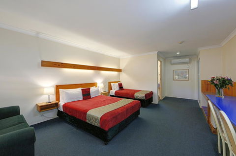 Smart Motels Bert Hinkler - Maitland Accommodation 11