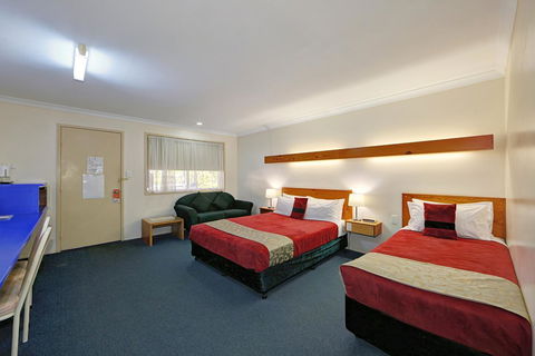 Smart Motels Bert Hinkler - Maitland Accommodation 12