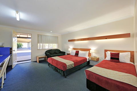 Smart Motels Bert Hinkler - Maitland Accommodation 13