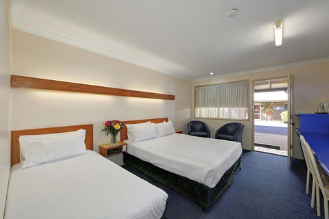 Smart Motels Bert Hinkler - Maitland Accommodation 18