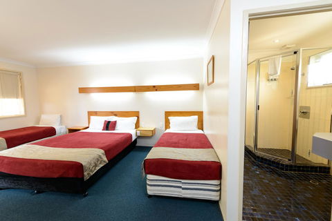 Smart Motels Bert Hinkler - Maitland Accommodation 3