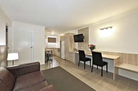 Smart Motels Bert Hinkler - Maitland Accommodation 31