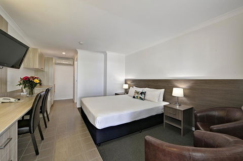 Smart Motels Bert Hinkler - Maitland Accommodation 0