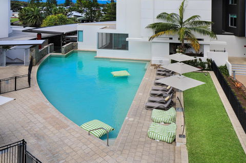Element On Coolum Beach - Maitland Accommodation 7