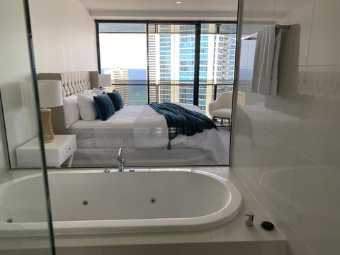 Circle On Cavill 2, 3, 4 & 5 Bedroom SkyHomes & SUB PENTHOUSES By Gold Coast Holidays - Maitland Accommodation 10