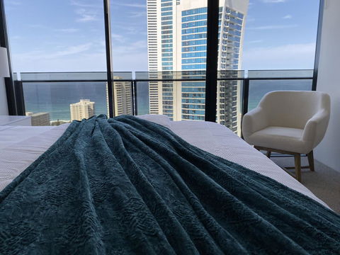 Circle On Cavill 2, 3, 4 & 5 Bedroom SkyHomes & SUB PENTHOUSES By Gold Coast Holidays - Maitland Accommodation 13