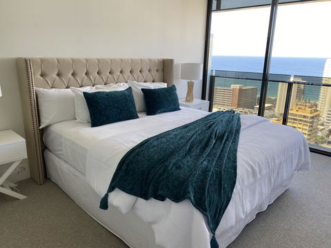 Circle On Cavill 2, 3, 4 & 5 Bedroom SkyHomes & SUB PENTHOUSES By Gold Coast Holidays - Maitland Accommodation 15