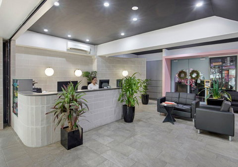 The Metropolitan Spring Hill - Maitland Accommodation 3