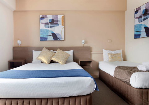 The Metropolitan Spring Hill - Maitland Accommodation 11