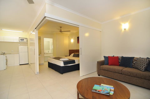 Cairns Queenslander Hotel & Apartments - Maitland Accommodation 17