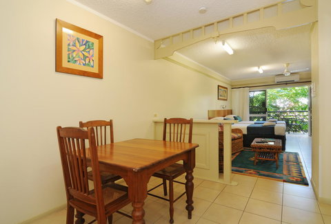 Cairns Queenslander Hotel & Apartments - Maitland Accommodation 21