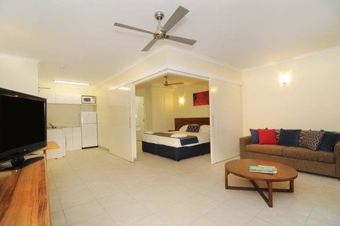 Cairns Queenslander Hotel & Apartments - Maitland Accommodation 16