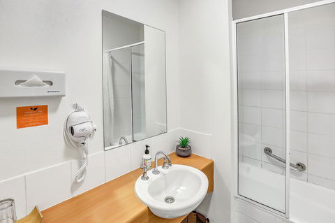 Coral Tree Inn - Maitland Accommodation 33