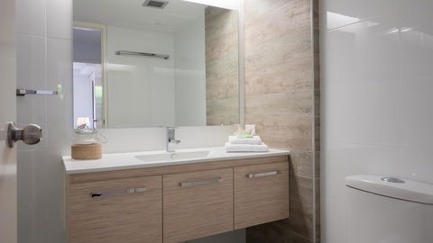 Norfolk Luxury Beachfront Apartments - Maitland Accommodation 16