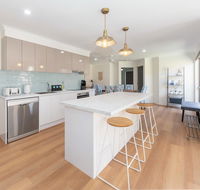 Waterfront Theme Park Getaway - Maitland Accommodation