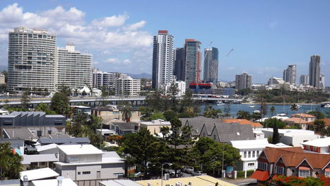 The Meriton Apartments On Main Beach - Maitland Accommodation 20