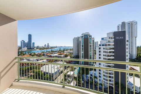 The Meriton Apartments On Main Beach - Maitland Accommodation 7