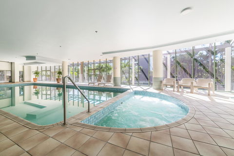 The Meriton Apartments On Main Beach - Maitland Accommodation 33