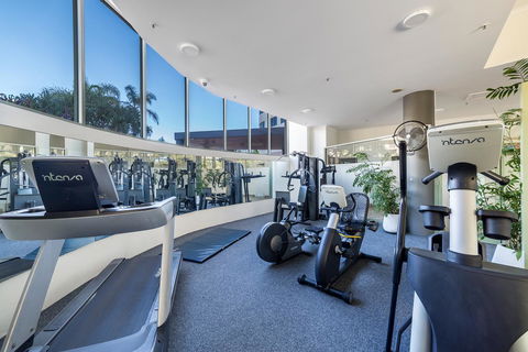 The Meriton Apartments On Main Beach - Maitland Accommodation 30