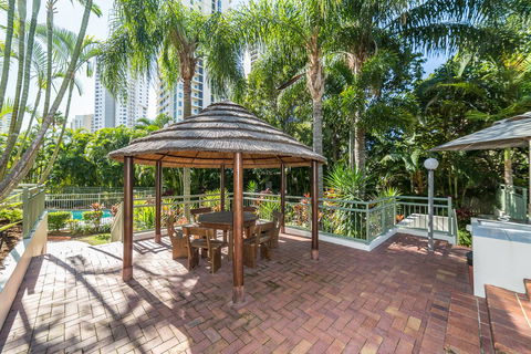 The Meriton Apartments On Main Beach - Maitland Accommodation 40