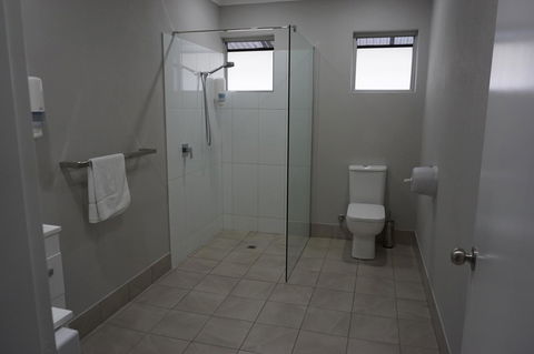 YAL Cairns - A Motel That Makes A Difference - Maitland Accommodation 2