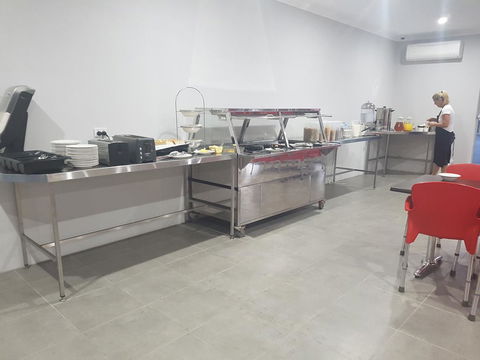 YAL Cairns - A Motel That Makes A Difference - Maitland Accommodation 11
