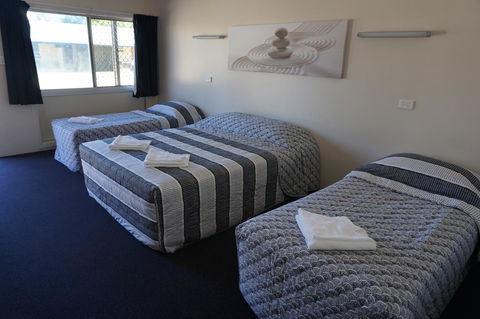 YAL Cairns - A Motel That Makes A Difference - Maitland Accommodation 1