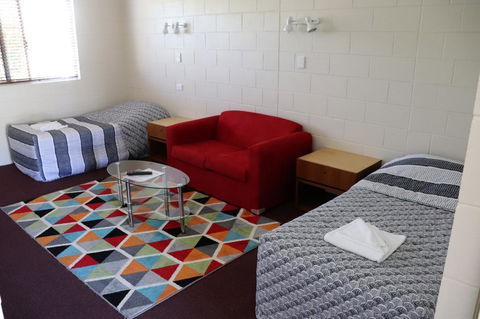 YAL Cairns - A Motel That Makes A Difference - Maitland Accommodation 3