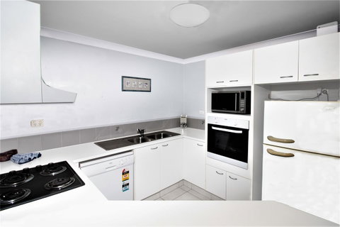 Key Largo Holiday Apartments - Maitland Accommodation 6
