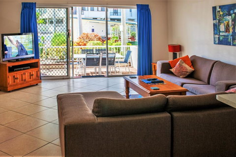 Key Largo Holiday Apartments - Maitland Accommodation 24