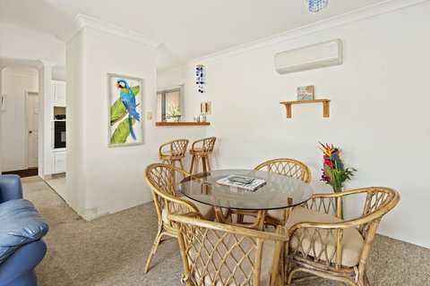 Location! 2BR Town View Unit In Centre Of Airlie. - Maitland Accommodation 7