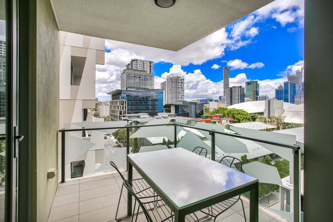 Vine Apartments South Brisbane - Maitland Accommodation 3