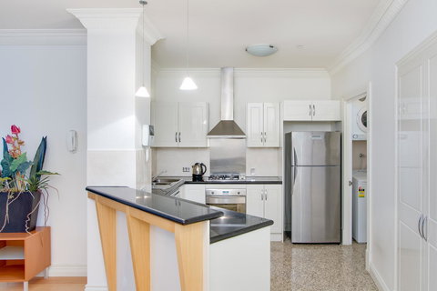 MacArthur Chambers - Maitland Accommodation 20