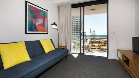 Swell Resort Burleigh Heads - Maitland Accommodation 2