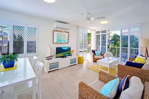 Surf Dance Apartments - Maitland Accommodation 13