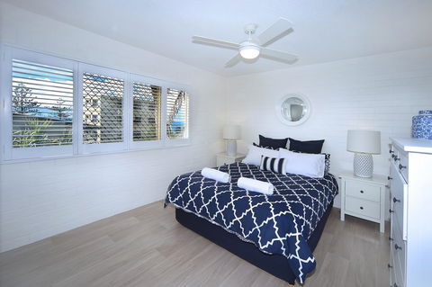 Surf Dance Apartments - Maitland Accommodation 16