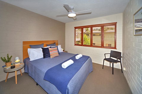 Surf Dance Apartments - Maitland Accommodation 9