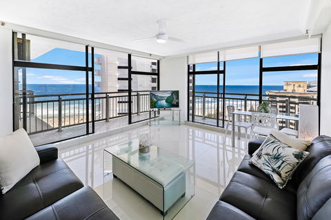 Beachcomber Holiday Apartment - Maitland Accommodation 7