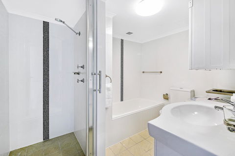 Beachcomber Holiday Apartment - Maitland Accommodation 10