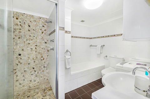 Beachcomber Holiday Apartment - Maitland Accommodation 11